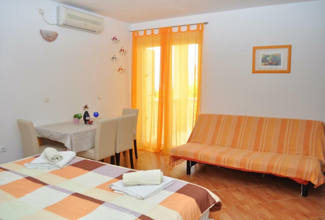 Apartments Ivica Makarska Esterno foto